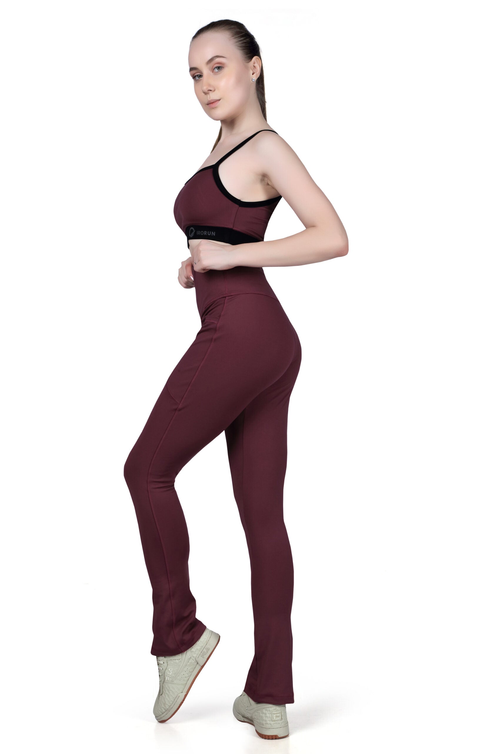 Square Neck Sports Bra – Clean Lines & High Comfort