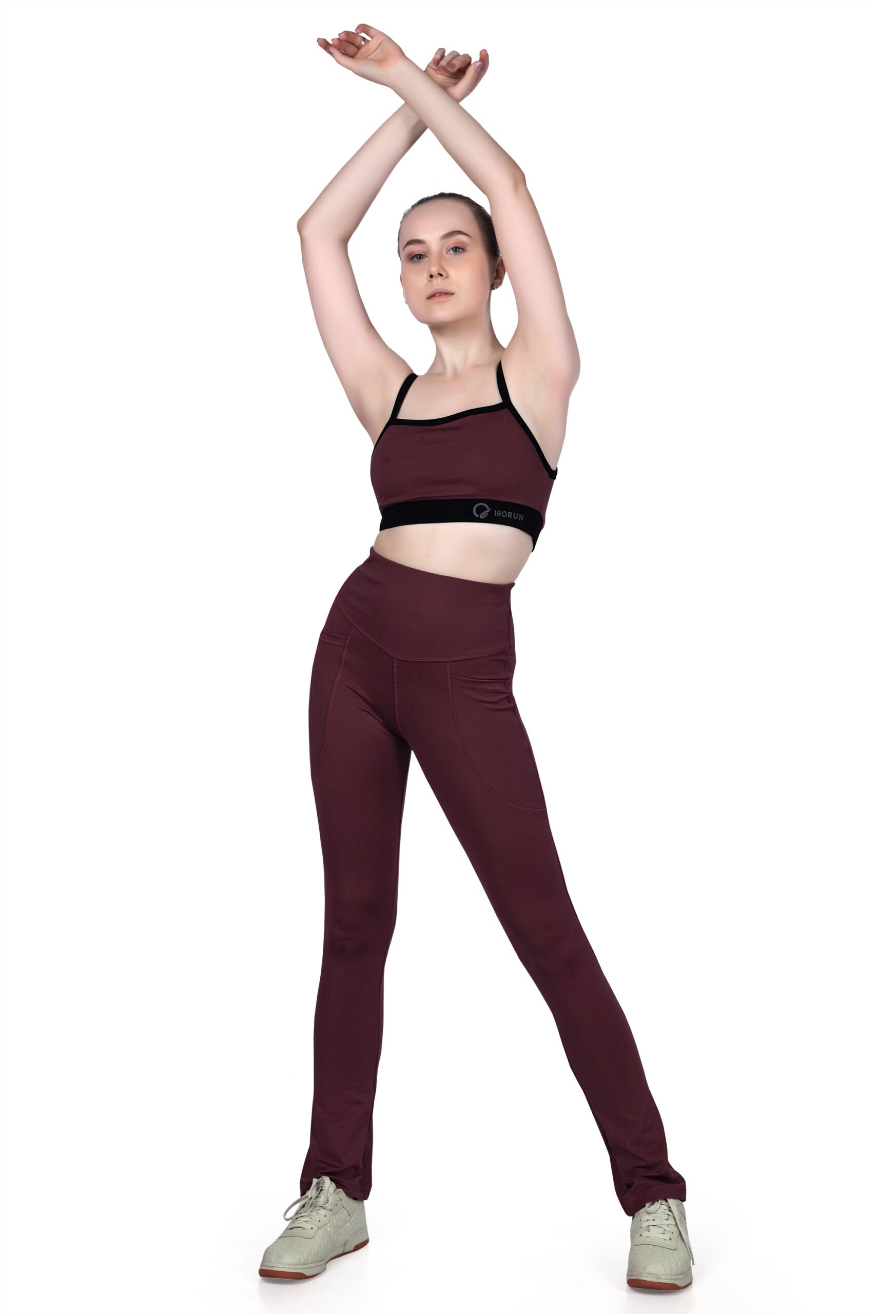 Square Neck Sports Bra – Clean Lines & High Comfort