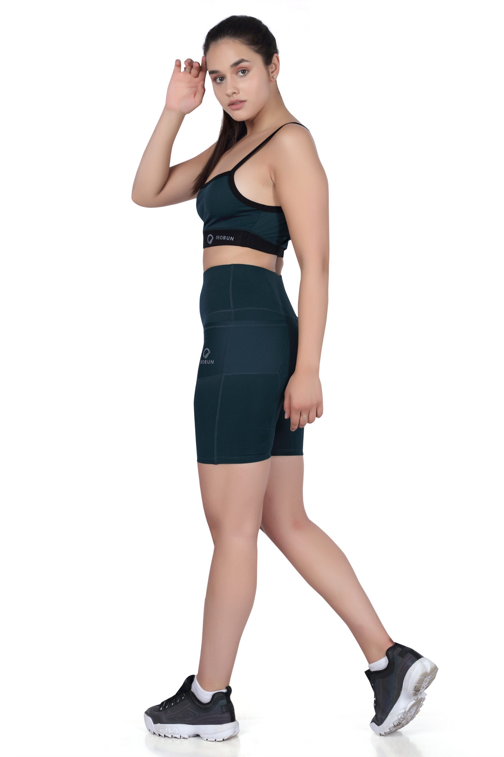 Square Neck Sports Bra – Clean Lines & High Comfort