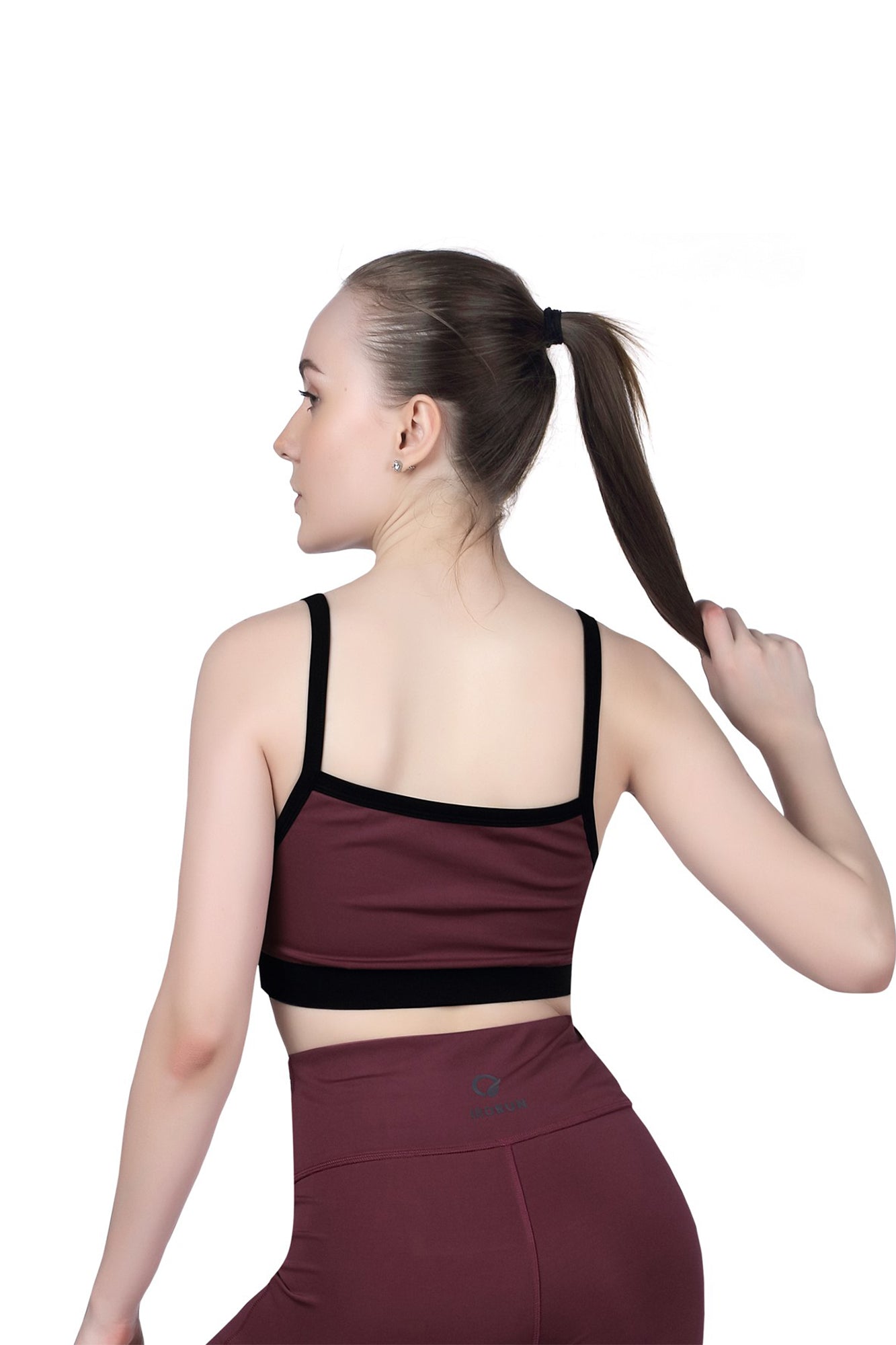Square Neck Sports Bra – Clean Lines & High Comfort